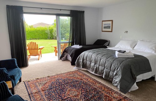 Coromandel Bed & Breakfast | Fitzroy BnB 39b Whangapoua Road