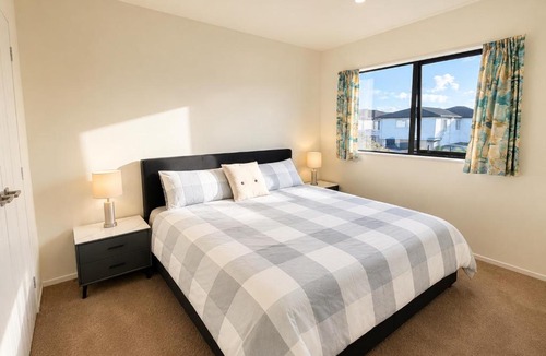 Ormiston House | Flat Bush Luxury Home Near Ormiston Town Centre