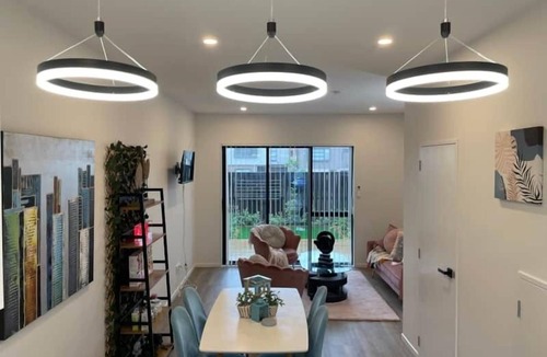 Flat Bush House | Flatbush Holiday Accommodation, 2 Bedroom TownHouse | Apartment KK11