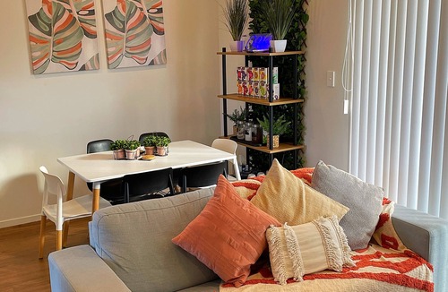 Flat Bush House | Flatbush Holiday Accommodation, 2 Bedroom Townhouse | Apartment HH