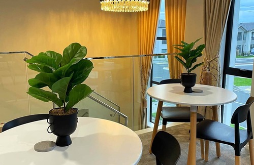 Flat Bush House | Flatbush Holiday Accommodation, Luxury Residence