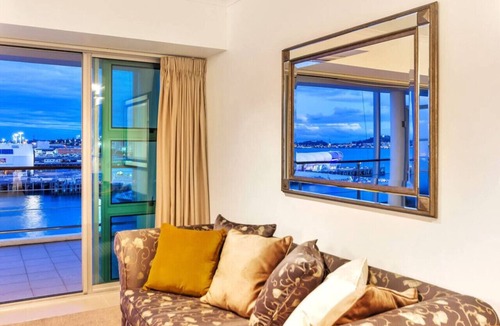 Auckland Central Business District Apartment | Floor-to-Ceiling Harbour Views On The Wharf