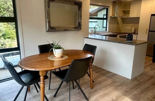 Closeburn Apartment | Forest Retreat | 6 Mins to Queenstown