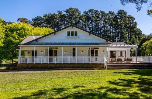 Pirinoa House | Forest · The Forest House
