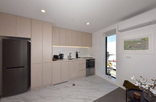 Christchurch City Centre Apartment | Free Carpark & Stylish City Apartment Near Te Kaha
