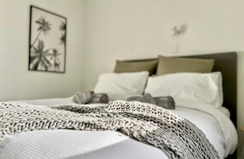 Te Rapa House | FREE Cleaning and Central -By KOSH