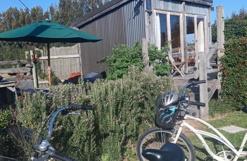 Haumoana House | FreeFall Hut