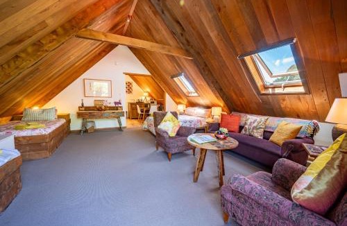 French Farm House | French Peak Loft - French Farm Holiday Home