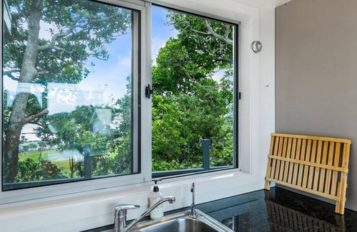 Fitzroy House | Funky in Fitz - Relax and Enjoy