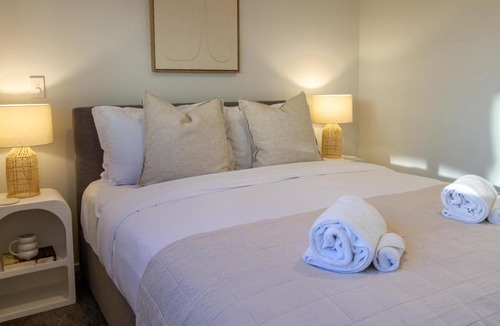 Christchurch City Centre House | Garden City Getaway 4 Bed & Sofa Beds