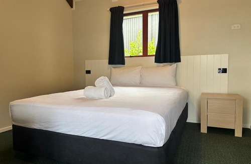 Franz Josef Glacier Hostel | Glow Worm Accommodation
