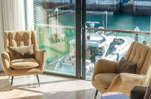 Auckland Central Business District Apartment | Gorgeous 2-Bed 2-Bath Harbour View Stunner