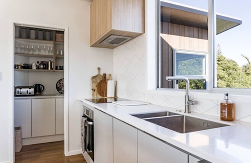 Raglan House | Government House Spa Comfort Views