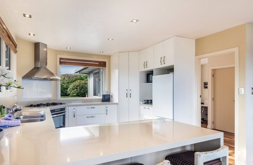 Taupo House | Great Lake Getaway: Your Spacious Taupo Retreat