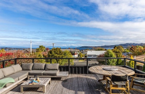 Taupo House | Great Lake Getaway: Your Spacious Taupo Retreat