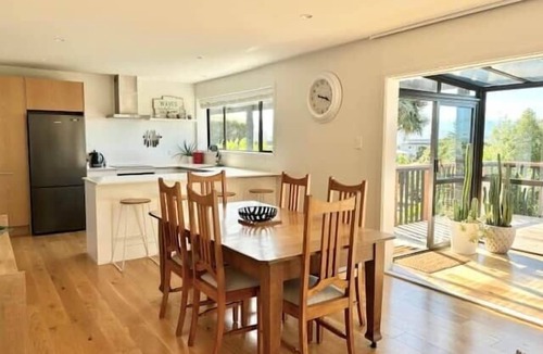 Kaikoura House | Great Views & Location | Workspace | Spa Pool