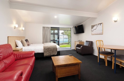 Blenheim Cabin | Grove Park Motor Lodge