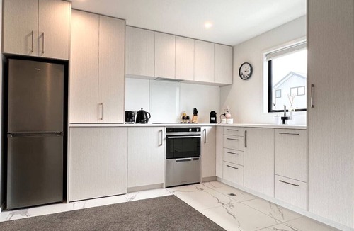 Riccarton House | Hagley townhouse with courtyard and free parking in Christchurch