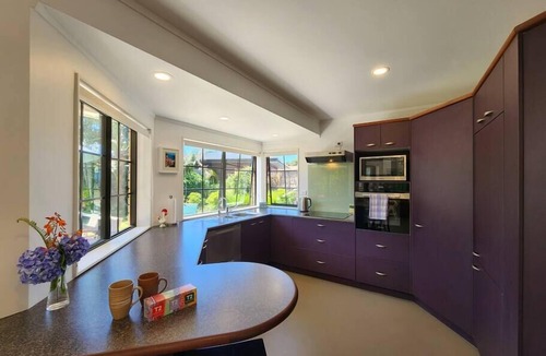 Hahei House | Hahei Garden Sanctuary - private, central, covered outdoor lounge, 5min to beach