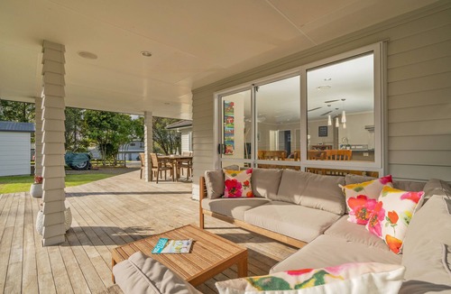 Hahei House | HaHei Haven - with BBQ, Relaxed Coastal Living