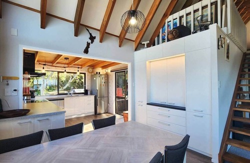 Hahei House | Hahei Horizon - stunning views, only steps away from the Cathedral Cove track