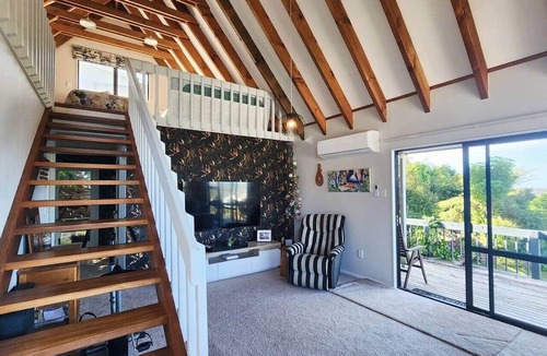 Hahei House | Hahei Horizon - stunning views, only steps away from the Cathedral Cove track