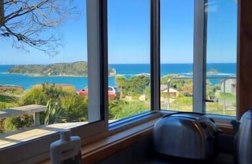 Hahei House | Hahei Island Outlook - magical views, close to Cathedral Cove track