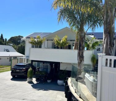 Hahei House | Hahei Pavillion Guest House