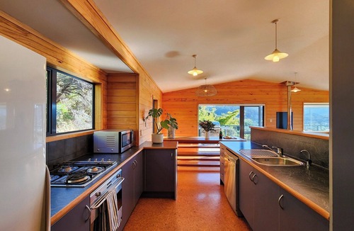 Hahei House | Hahei Vista - the best views you can find! Quiet part of town.