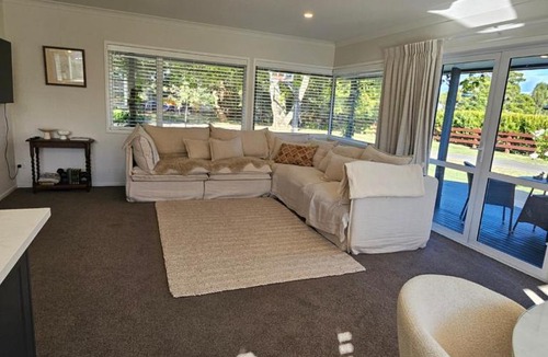 Tamahere House | Hamilton 3 bedroom country home 4m from city