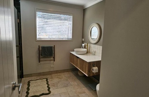 Tamahere House | Hamilton 3 bedroom country home 4m from city