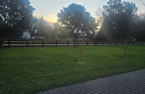 Tamahere House | Hamilton 3 bedroom Home overlooking paddocks 4 m from city