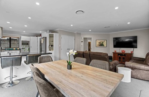 Hamilton House | Hamilton Hideout | House + Studio, Sleeps 7