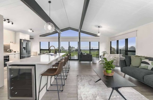 Hamurana House | Hamurana Views - Spa, Lake Views, Sleeps 12
