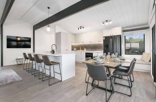 Hamurana House | Hamurana Views - Spa, Lake Views, Sleeps 12