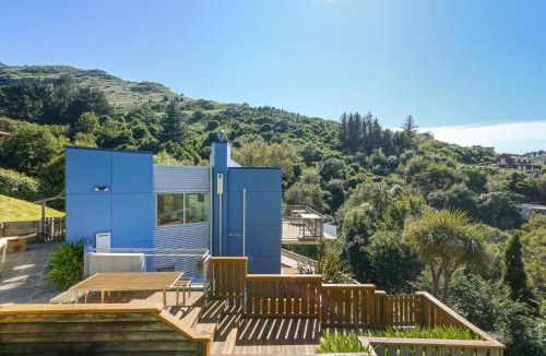 Lyttelton House | Harbour Crest Retreat - Lyttelton Holiday Home