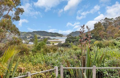 Matapouri House | Harbour Fern Retreat - Matapouri Holiday Home