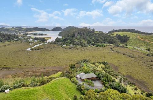 Matapouri House | Harbour Fern Retreat - Matapouri Holiday Home