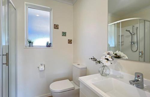 Akaroa House | Harbour View - 3 Bedroom Retreat