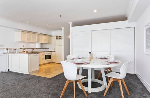 Auckland Central Business District Apartment | Harbour-View Retreat One Bedroom, Perfectly Placed