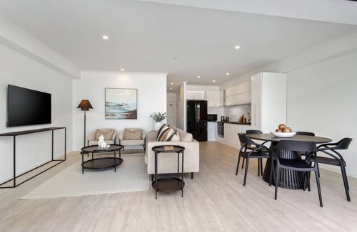 Auckland Central Business District Apartment | Harbour Views & a Private Balcony on Princes Wharf