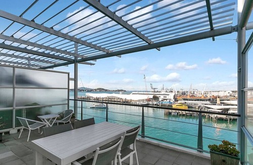 Auckland Central Business District Apartment | Harbour Views Waterfront Apartment in Shed 19