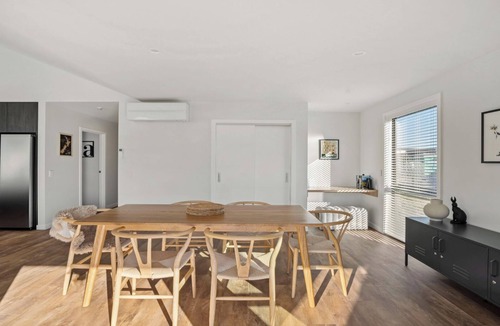 Lowburn House | Harper on Hadley - Cromwell Holiday Home