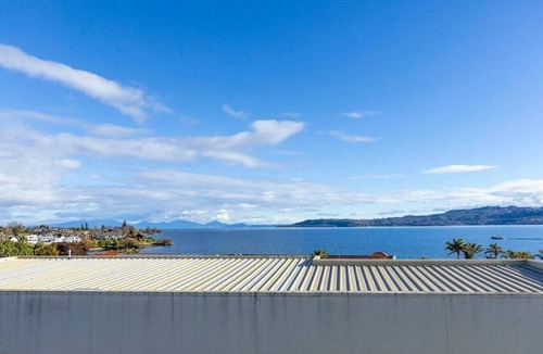 Waipahihi House | Harvey Heights Retreat