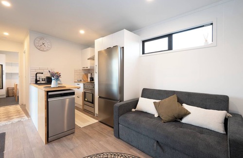 Taumarunui Cabin | Haven Hills Retreat - Romantic, luxury off grid tiny house with stunning views.
