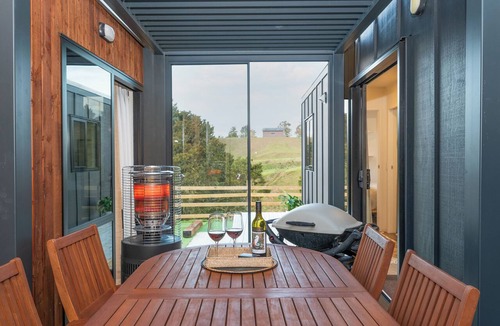 Taumarunui Cabin | Haven Hills Retreat - Romantic, luxury off grid tiny house with stunning views.