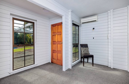 Kerikeri House | Hawkings Lodge - Kerikeri Holiday home