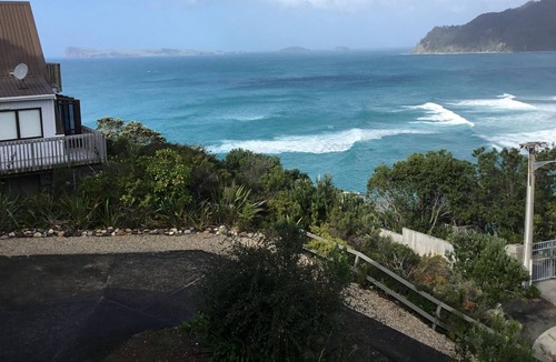 Tairua House | Heaven on a Hill, 3 brm house, 180 degree sea view, nearby estuary & Ocean beach