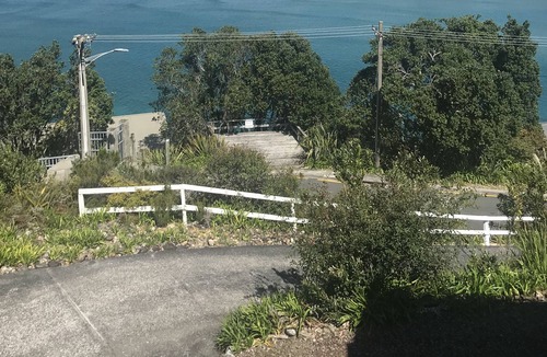 Tairua House | Heaven on a Hill, 3 brm house, 180 degree sea view, nearby estuary & Ocean beach