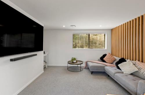 Lower Shotover House | Heaven on Noble - Swimming Pool - Luxury Family Home